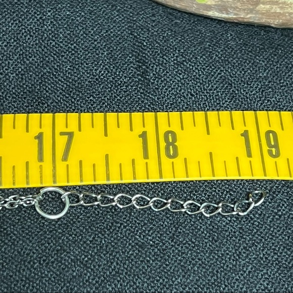 Green Shell Necklace - Picture 10 of 12